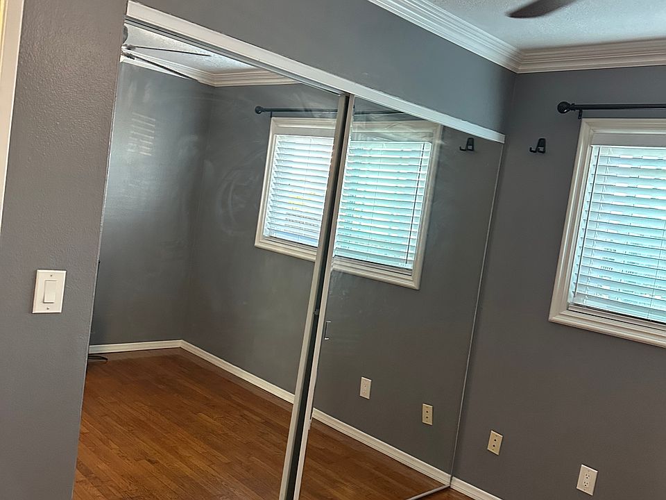 2nd image of 15560 Primrose Ln