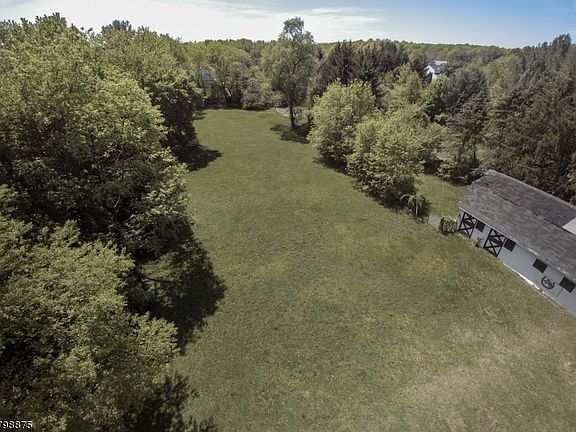 4th image of 101A Mountain Ave