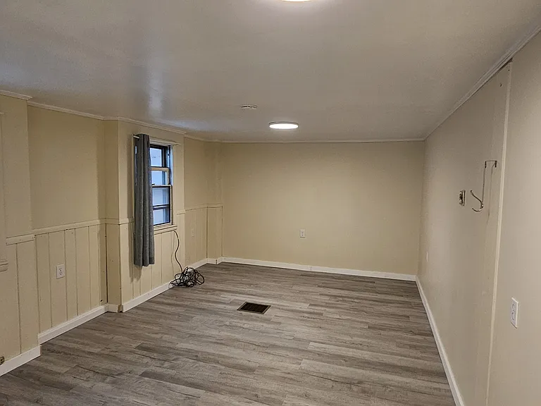 330 W State St #7 — Photo 10