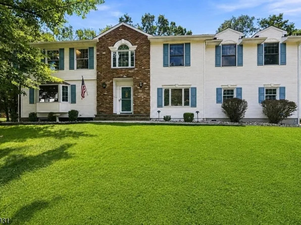 23 Beech Dr, Morris Plains Boro, NJ 07950