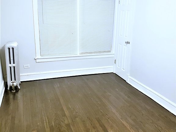 4th image of 3602 W Sunnyside Ave #1