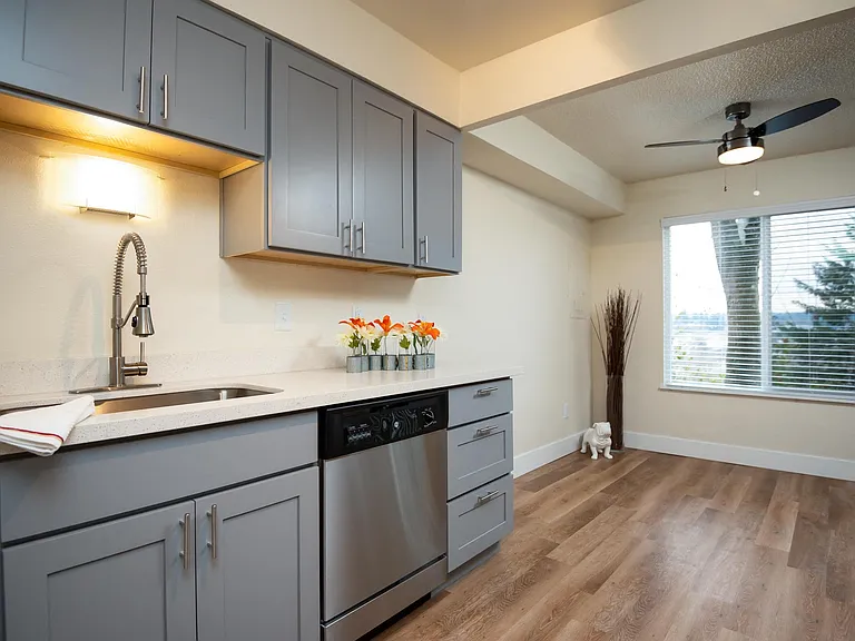 Caldera at Sunnybrook | Summit Premier Kitchen