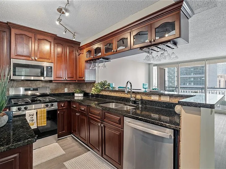 620 Peachtree St NE #911 — Photo 5