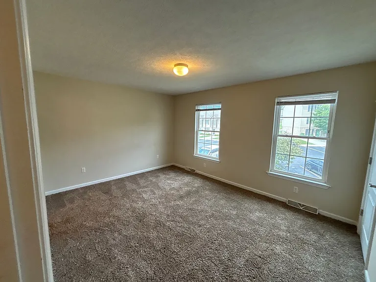 50 Gloucester Dr — Photo 9