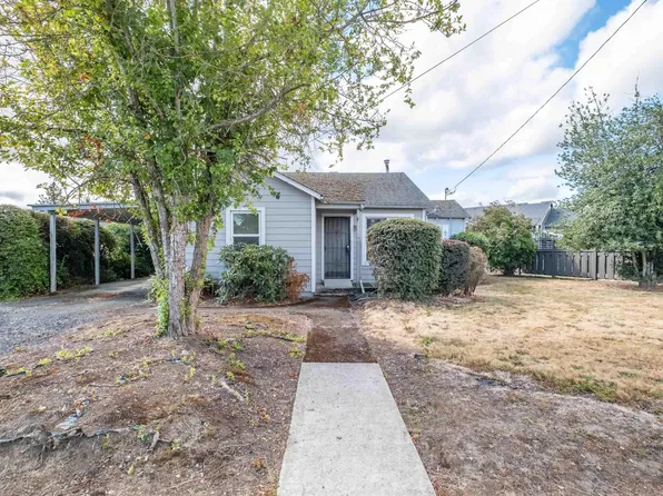 596 Russell Dr, Lebanon, OR 97355