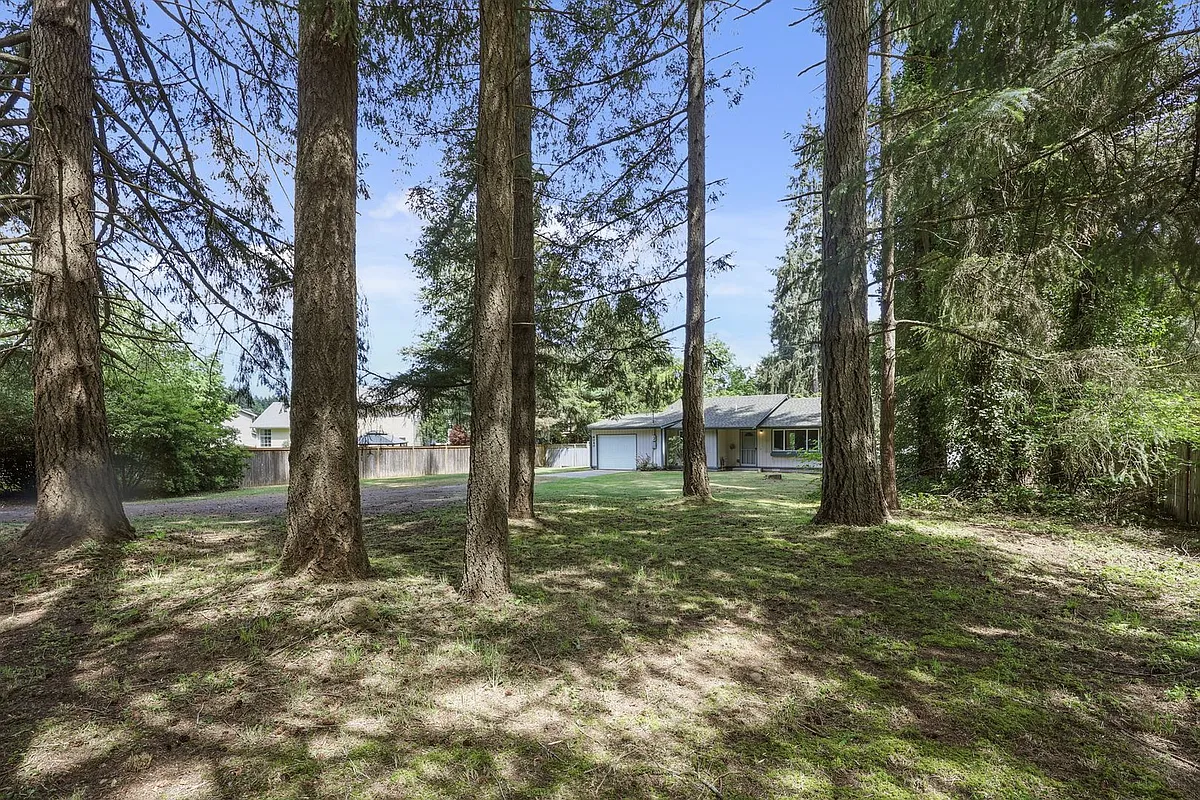 Building Photo - 4040 Carpenter Rd SE