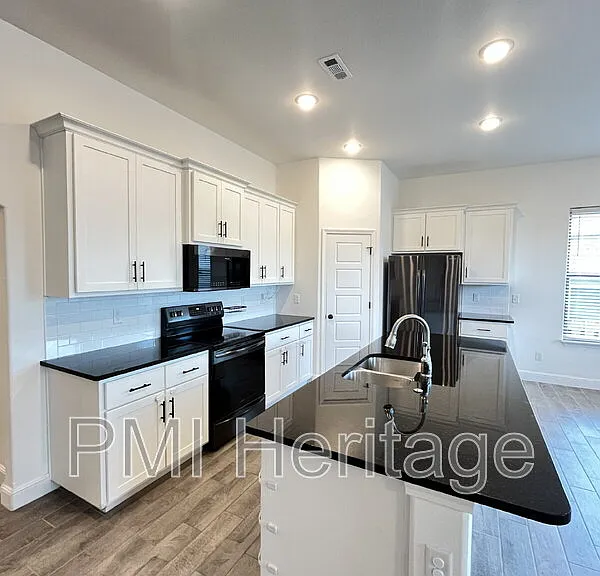 2060 Periwinkle Pl — Photo 9