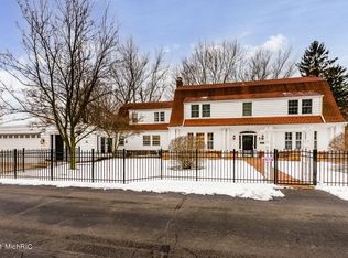 2412 S Lakeshore Path, Saint Joseph, MI 49085