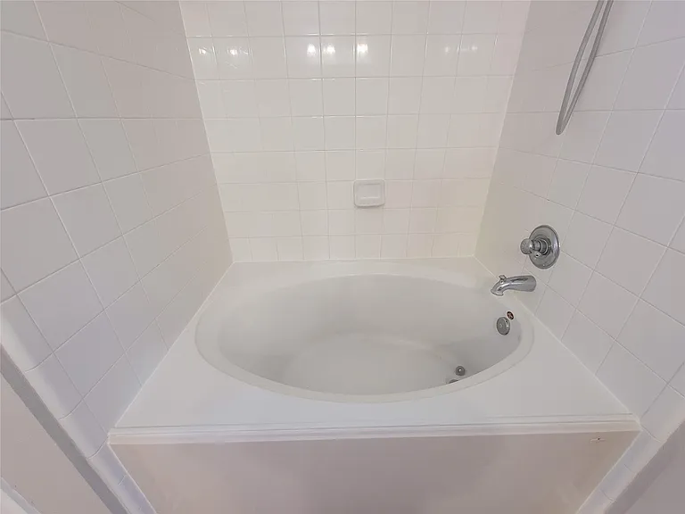 20759 Cypress Crescent Ln — Photo 20