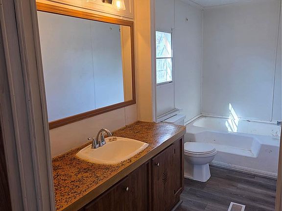 4th image of 2417 E Main St