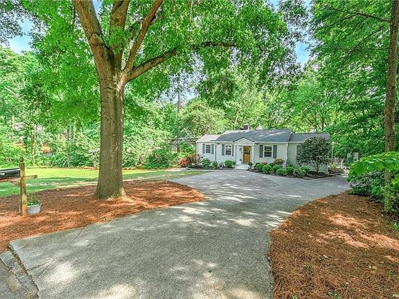 3rd image of 1851 Hickory Rd