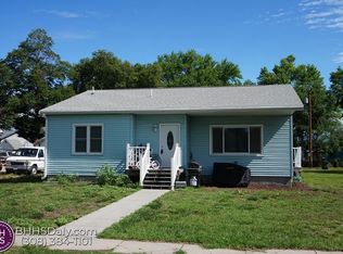 405 9th St, Chapman, NE 68827
