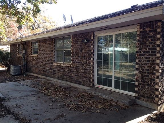 2nd image of 3701 Overland Dr