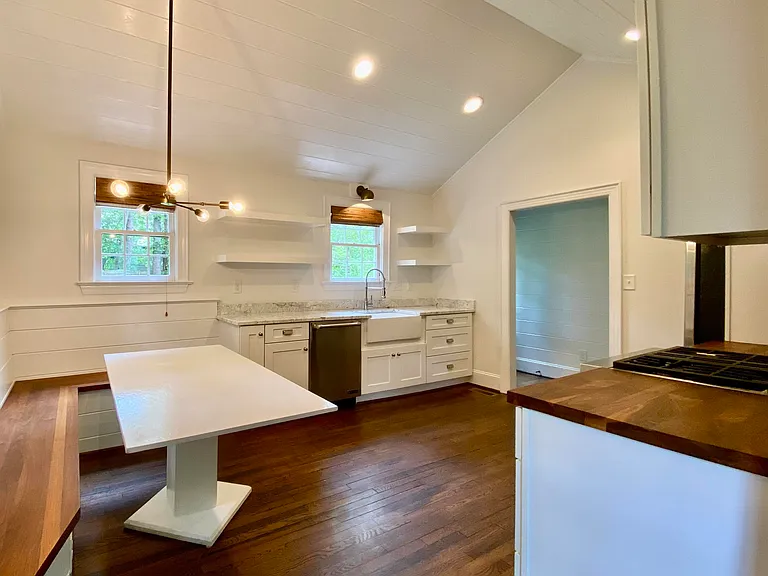 1317 Vickers Ave — Photo 8