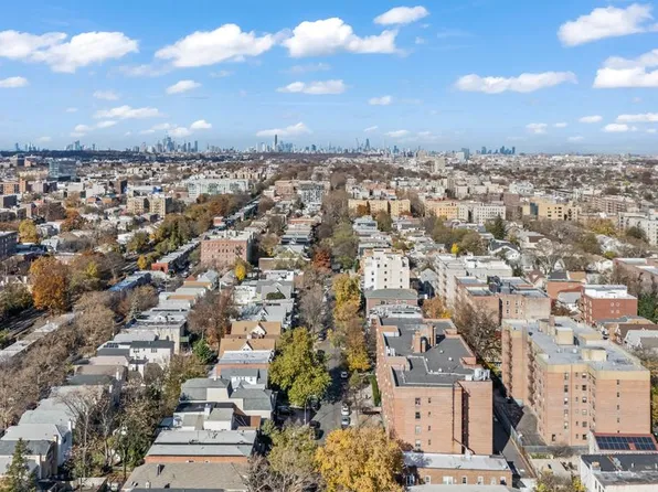 1577 East 17th Street image 23 of 24