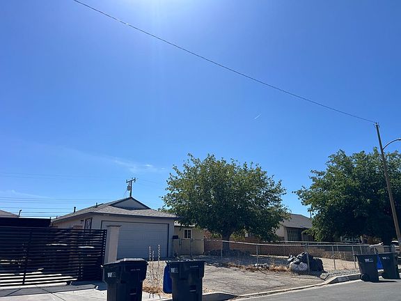 3rd image of 38738 Pond Ave