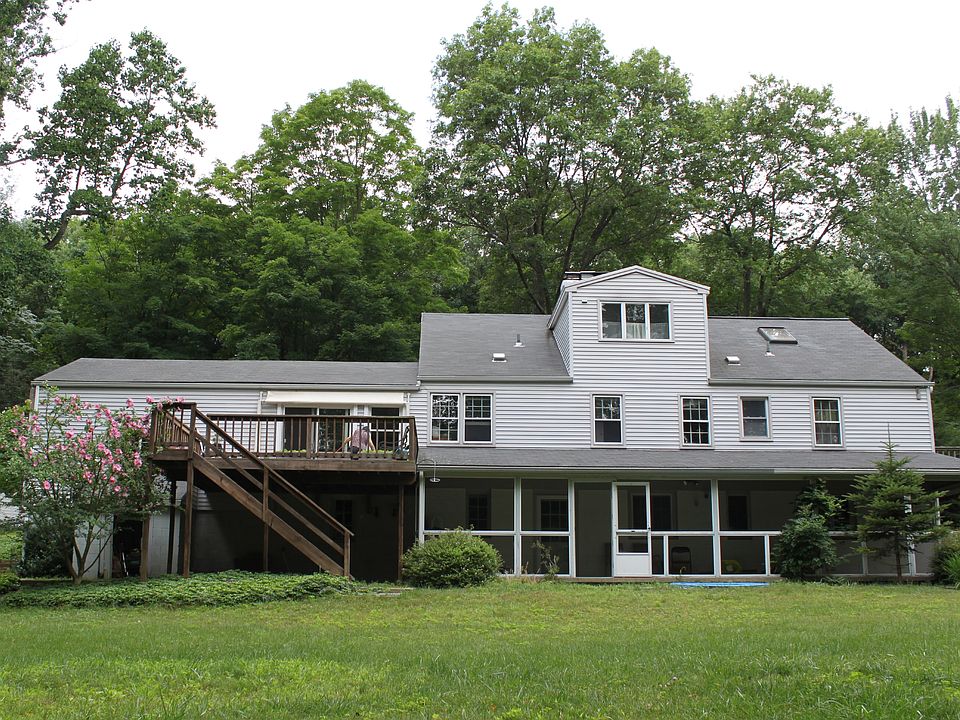 2nd image of 24 White Birch Rd