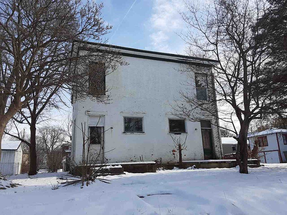2nd image of 303 N 14th St