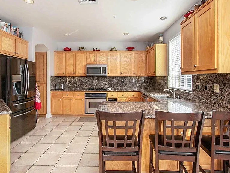 2380 Fernwood Ln — Photo 7
