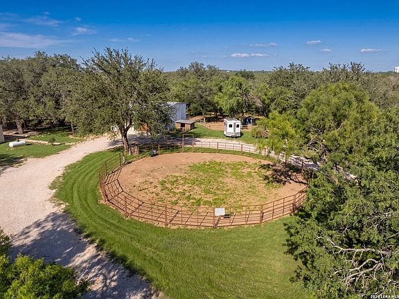 2nd image of 175 Quail Creek Dr.