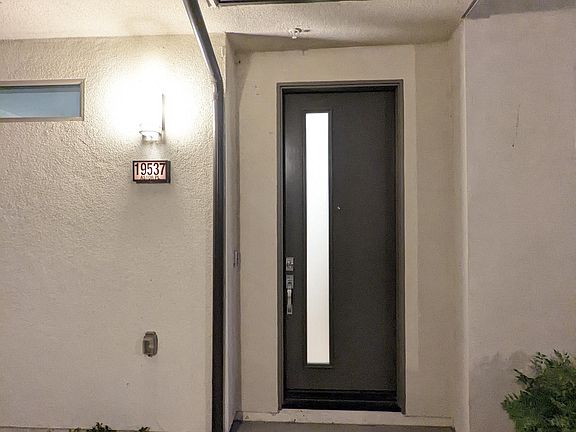 5th image of 19537 W Astor Pl