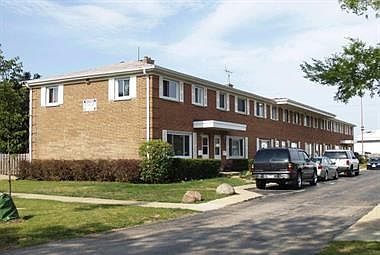 1st image of 1112 N Boxwood Dr #B