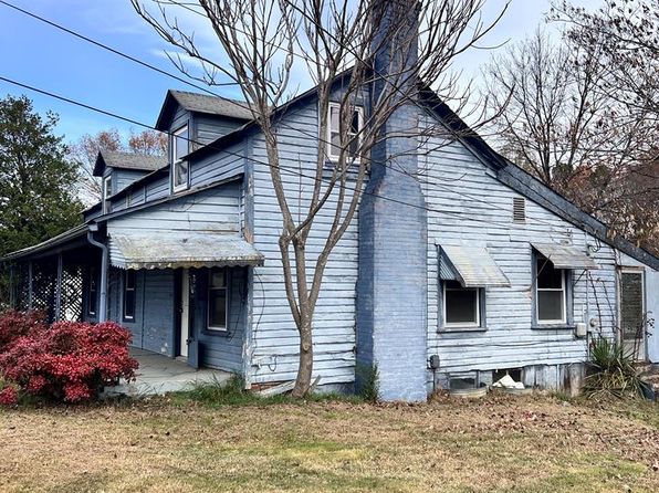 205 Easter Dr, Danville, VA 24540