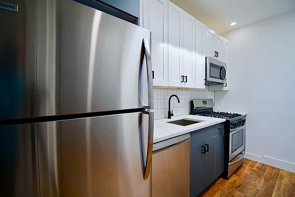 Rented by Brick&Mortar | media 26