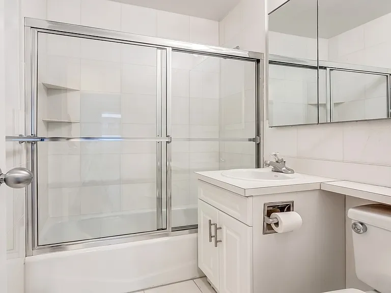 888 8th Ave #15R — Photo 2