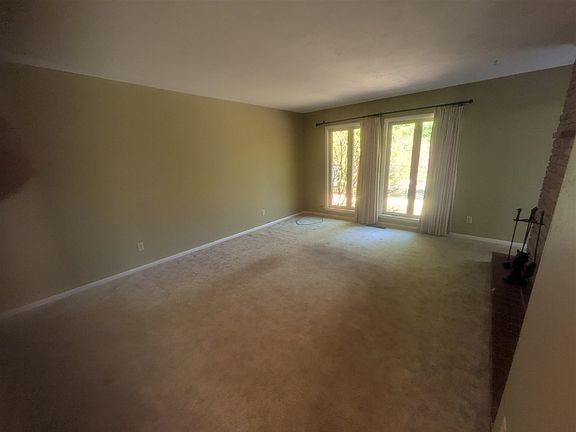 4th image of 714 W Lakeshore Dr