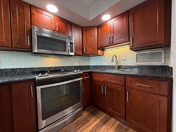 5th image of 2333 Kapiolani Blvd APT 1304
