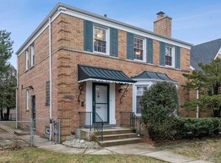 5823 N Kirby Ave, Chicago, IL 60646