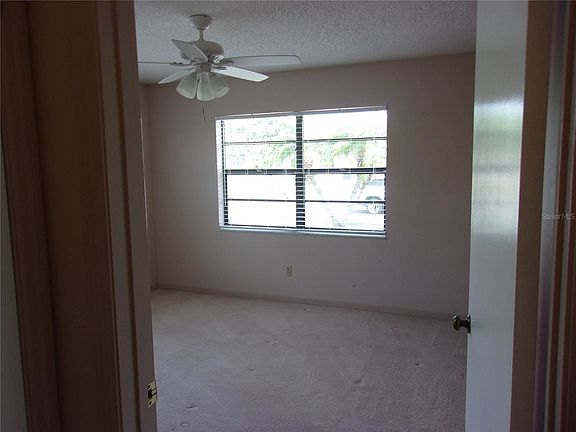 5th image of 402 La Jolla Ave