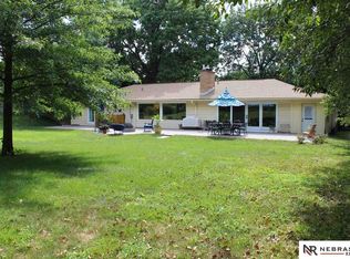 425 S 90th St, Omaha, NE 68114