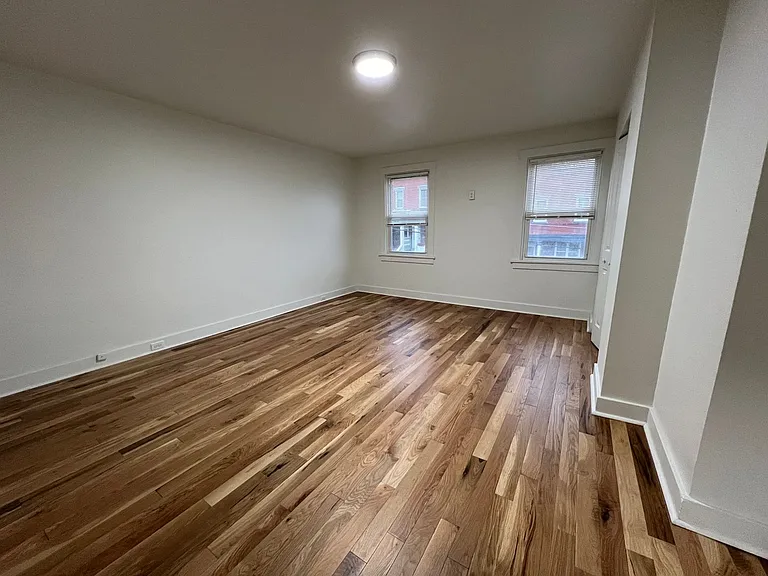 6730 Greenwood St — Photo 7