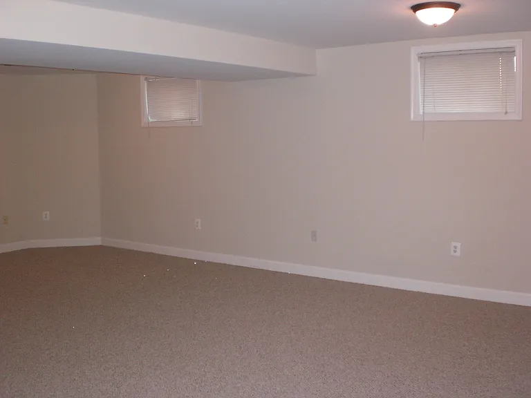 607 N Illinois St — Photo 9