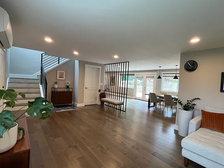 14715 SE 46th St — Photo 2