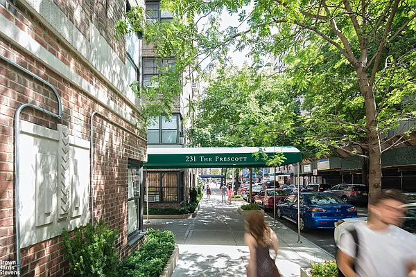Rented by Brown Harris Stevens | media 6