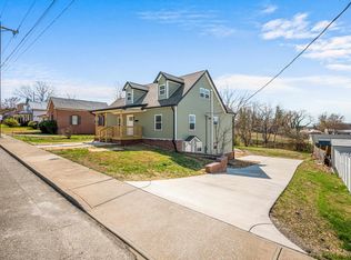 303 Orchard St, Mount Airy, NC 27030
