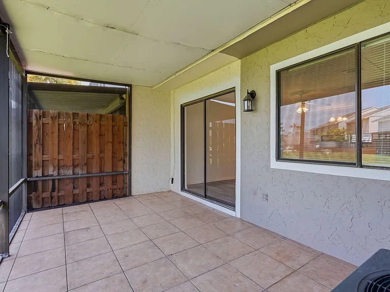 2305 Seaside Dr — Photo 17