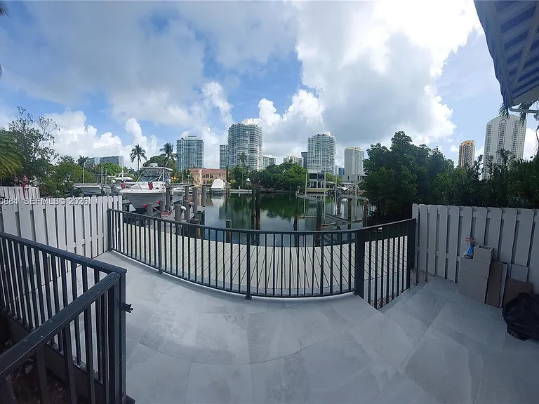 255 S Poinciana Dr #605 — Photo 2