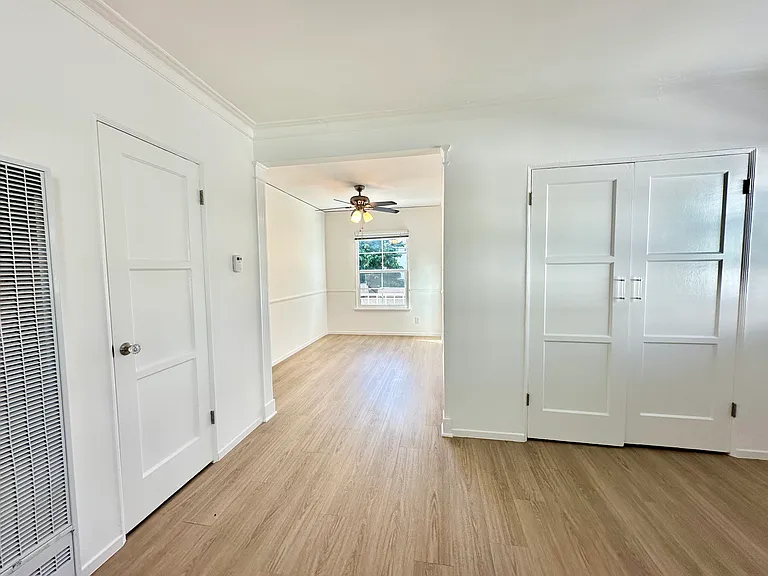 1325 N Fairfax Ave #10 — Photo 4