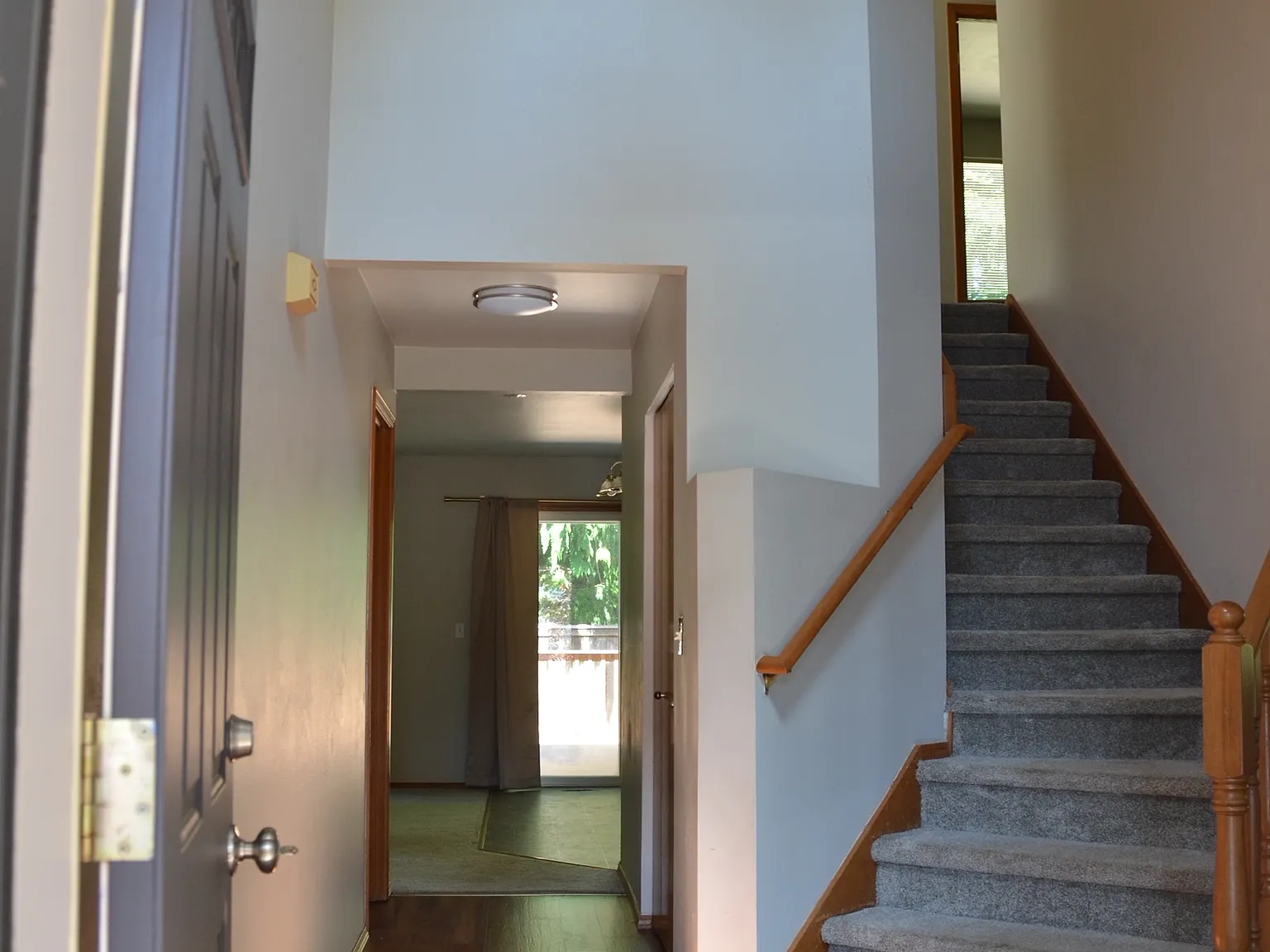 4 bed, 1990 sqft, $2,995 — Photo 4