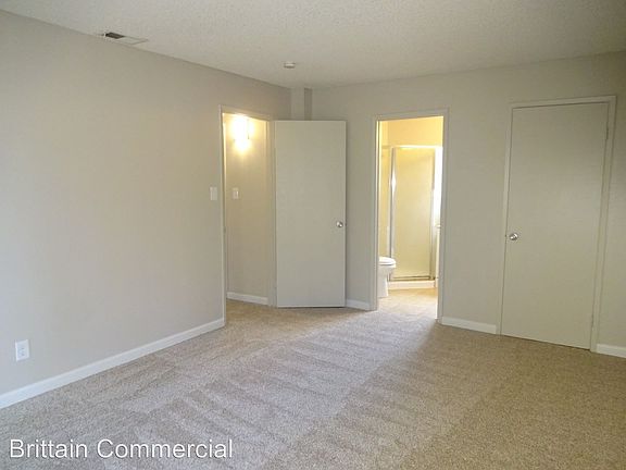 5th image of 2805 H St APT 07