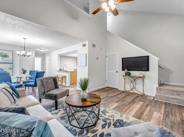 717 CENTURY 21 Drive, Jacksonville, FL 32216