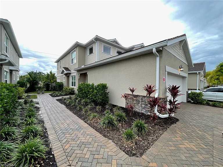 4676 Arboretum Cir #101 — Photo 6