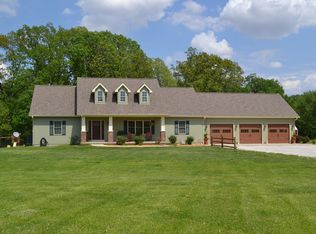 16148 Carlinville Lake Rd, Carlinville, IL 62626