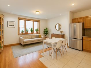 258 S 1st St APT 1B, Brooklyn, NY 11211