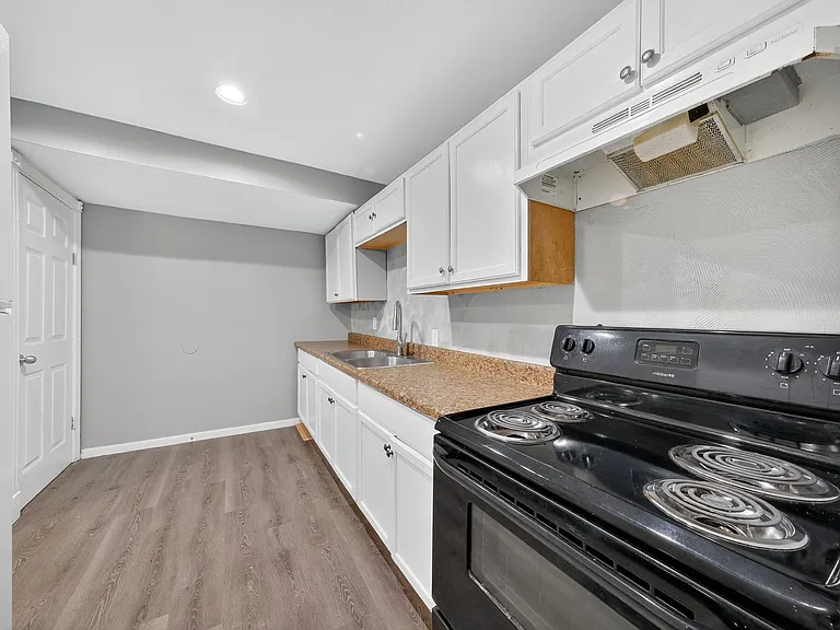 120 McAlpine Dr — Photo 8