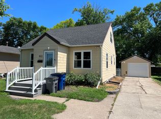 812 14th St N, Moorhead, MN 56560
